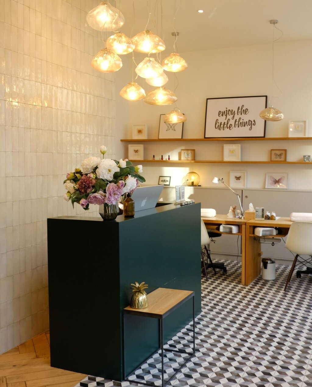 Eingangsbereich der Beautylounge Basel am Wettsteinplatz.