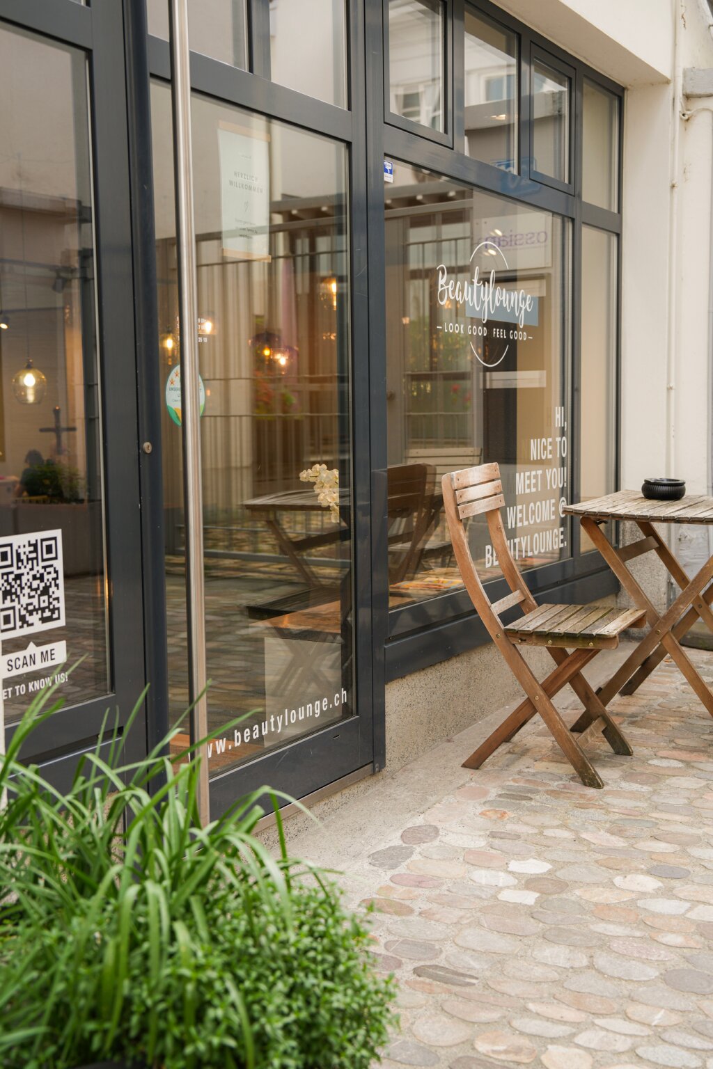 Aussenbereich Beautylounge Basel.