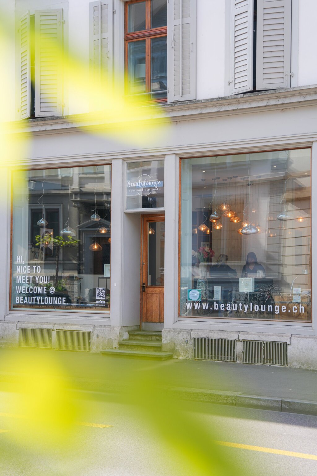Schaufenster des Kosmetikstudios Beautylounge Basel 2 an der Grenzacherstrasse im Kleinbasel.