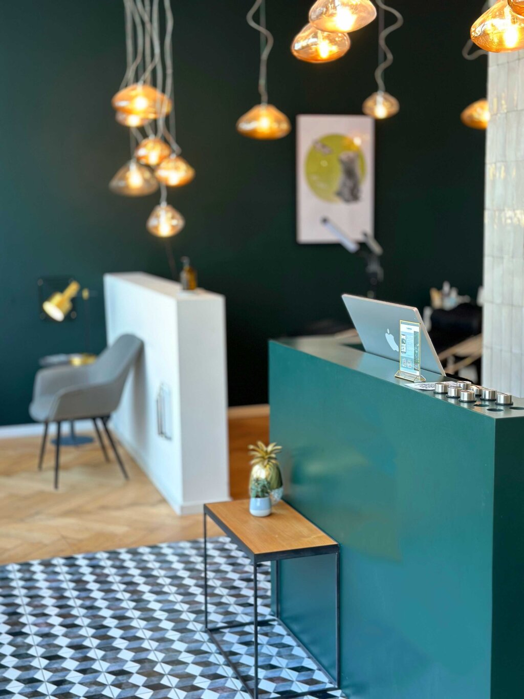 Beautysalon Wettsteinplatz.