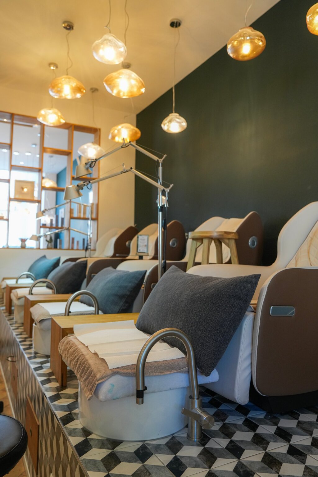 Pedik&uuml;re-Bereich in der Beautylounge Basel, Grenzacherstrasse.