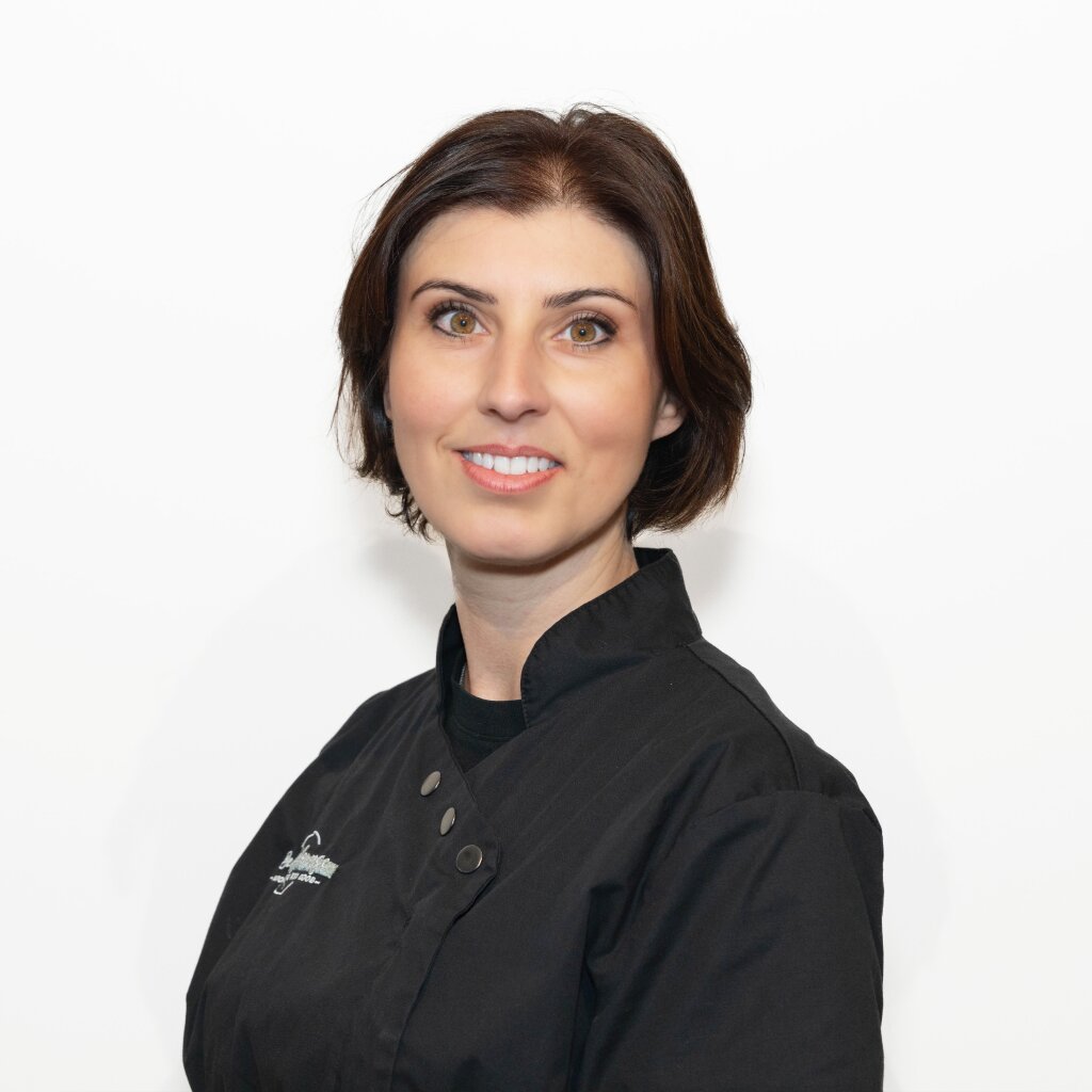 Portr&auml;t von Anna in Oberwil, Kosmetikerin f&uuml;r nat&uuml;rlich pr&auml;zise Permanent Make-up Techniken.