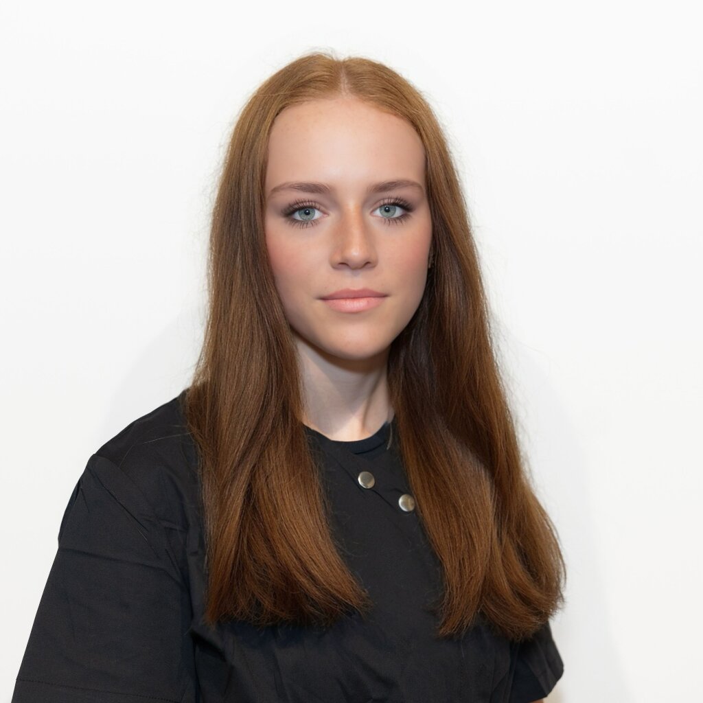 G&eacute;raldine, Praktikantin Beautylounge Pratteln, motivierte Trainee im Kosmetik-Praktikum.