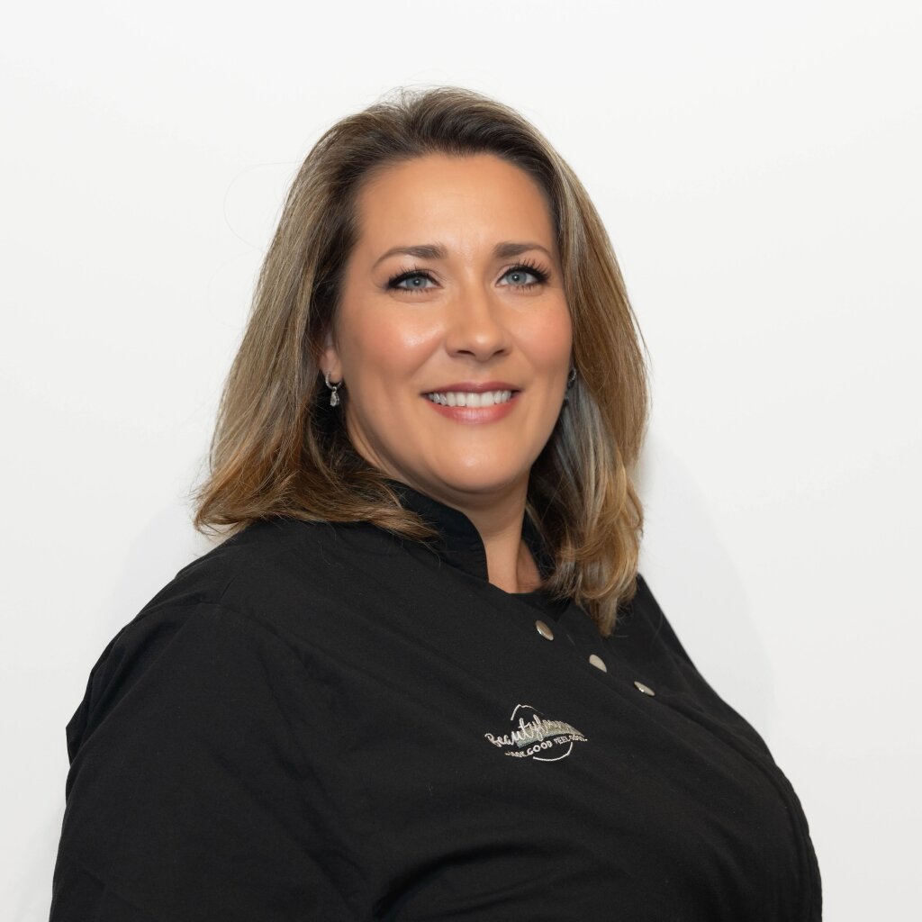 Sara, Kosmetikerin Beautylounge Oberwil, Spezialistin f&uuml;r Wellness Massagen und Facials.