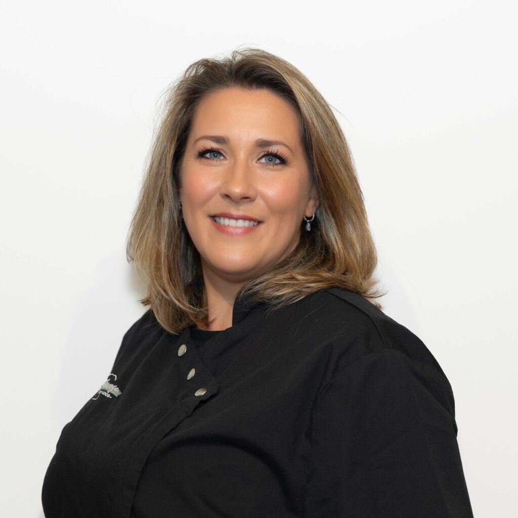 Beautylounge Oberwil, Sara, Beauty-Expertin f&uuml;r Massagen und gepflegte H&auml;nde.