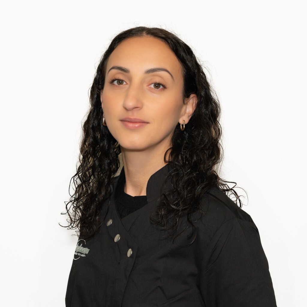 Portr&auml;t von St&eacute;phanie, Expertin f&uuml;r Microdermabrasion und Wellnessbehandlungen in Reinach.
