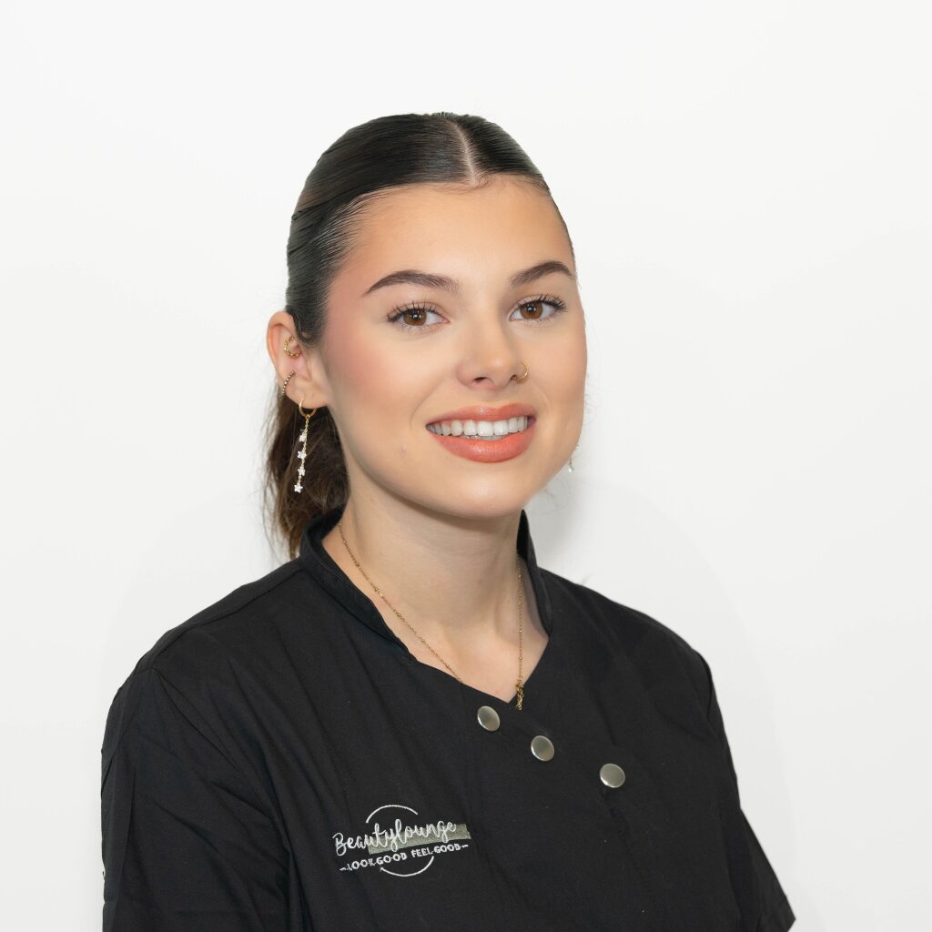 Zo&eacute;, Kosmetikerin Beautylounge Basel, Lernende Kosmetikerin mit Leidenschaft f&uuml;r Beauty Trends.
