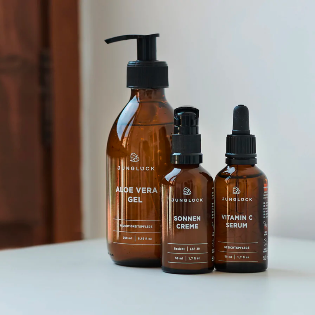 Jungl&uuml;ck Produkte Aloe Vera Gel, Sonnencreme und Vitamin C Serum im Sortiment der Beautylounge.