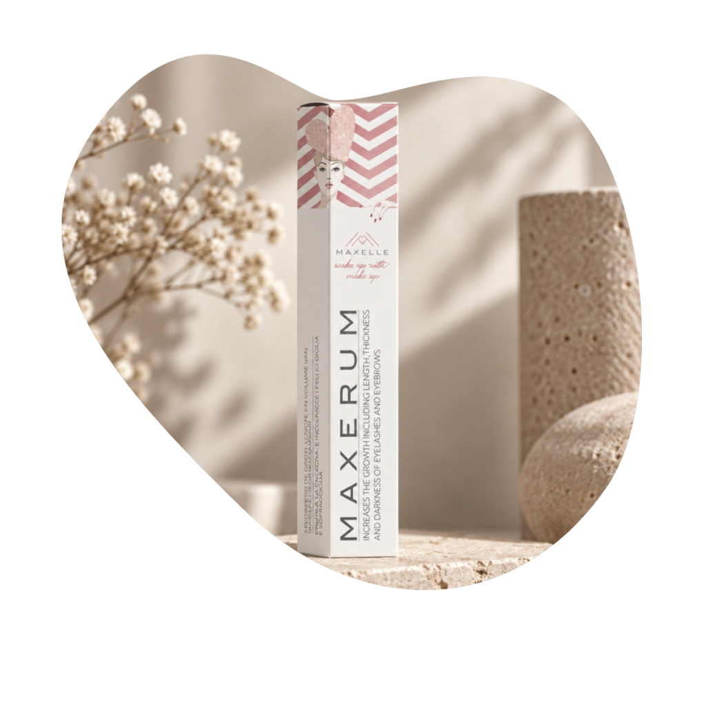 MAXERUM Wimpernserum Verpackung von Maxelle auf hellem Stein mit Schleierkraut, Beautylounge Basel.