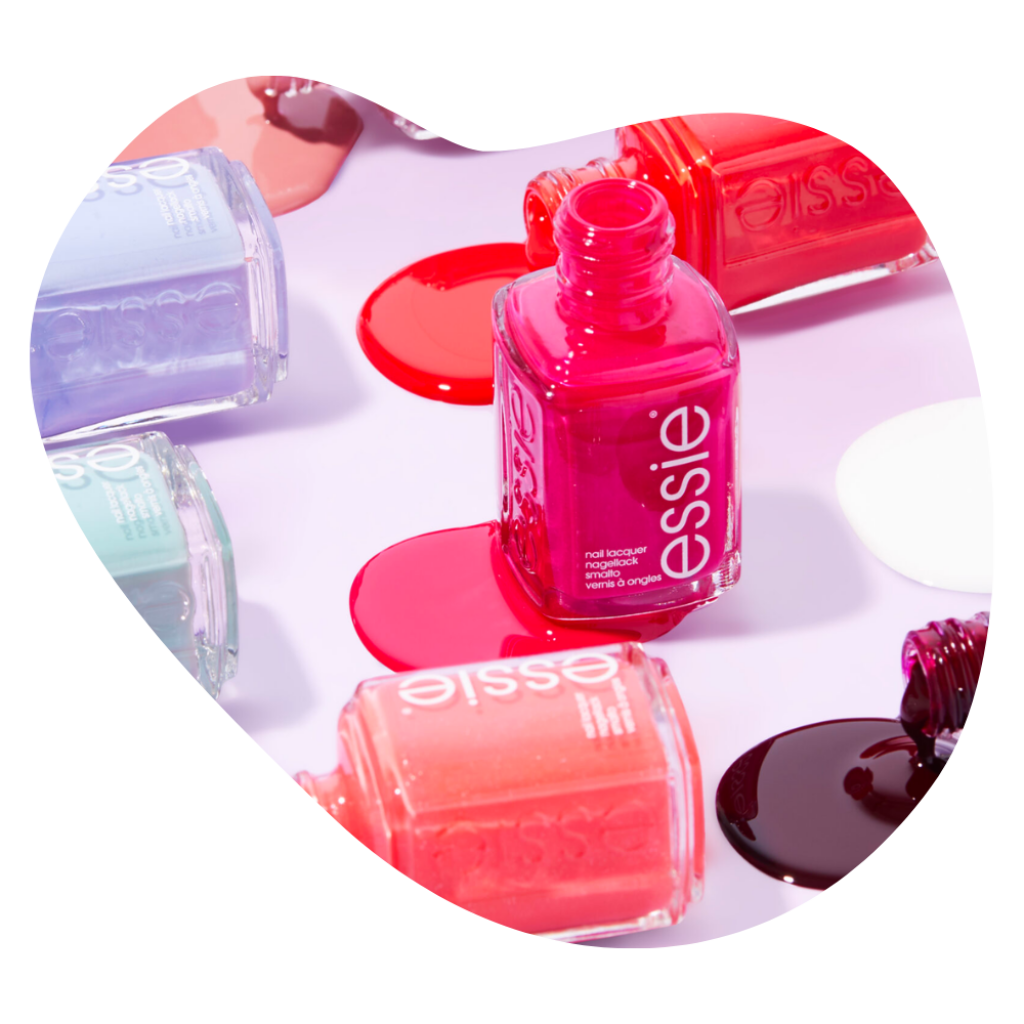 Essie Nagellacke in verschiedenen Farben im Sortiment der Beautylounge.
