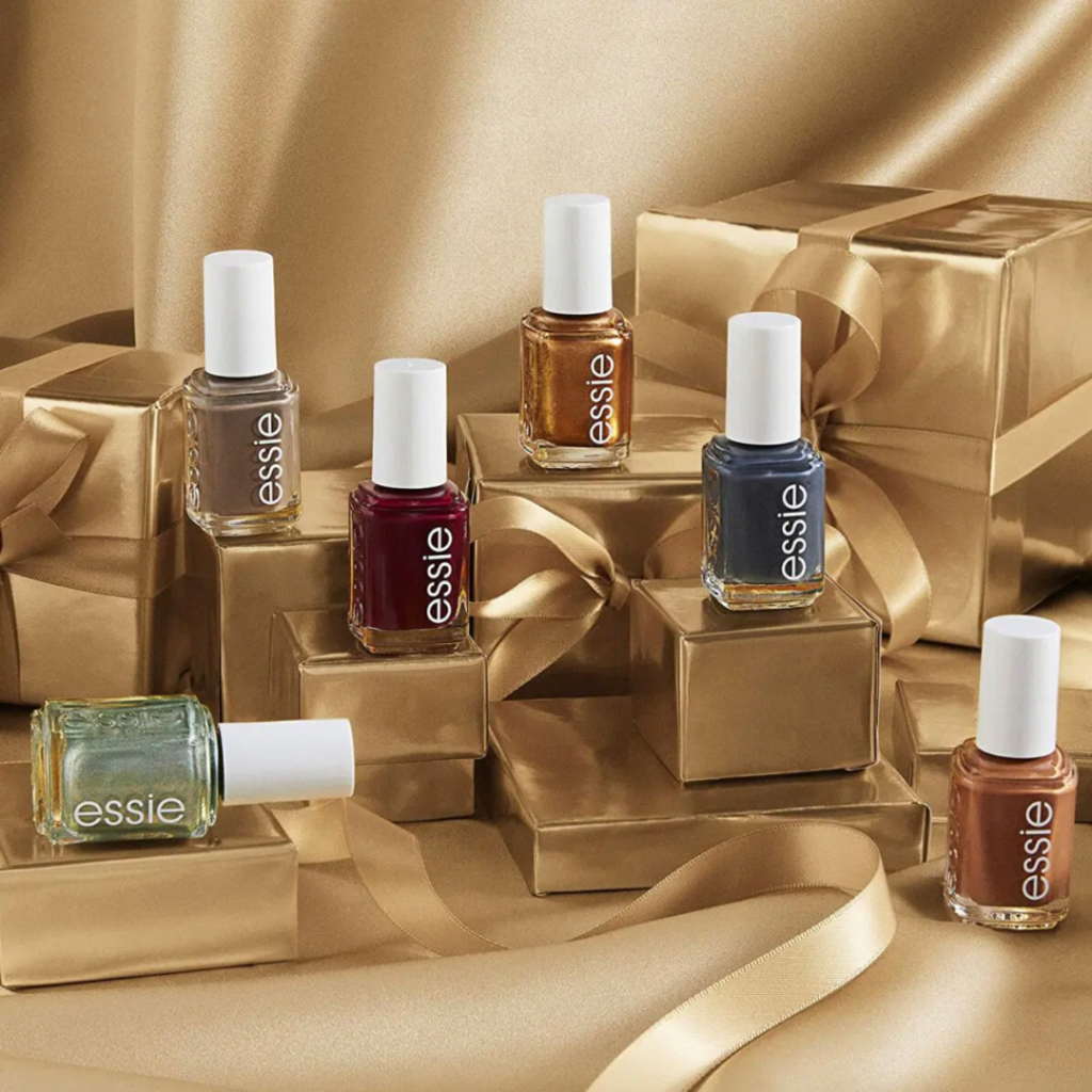 Essie Nagellacke in verschiedenen Farben aus dem Sortiment der Beautylounge Basel.
