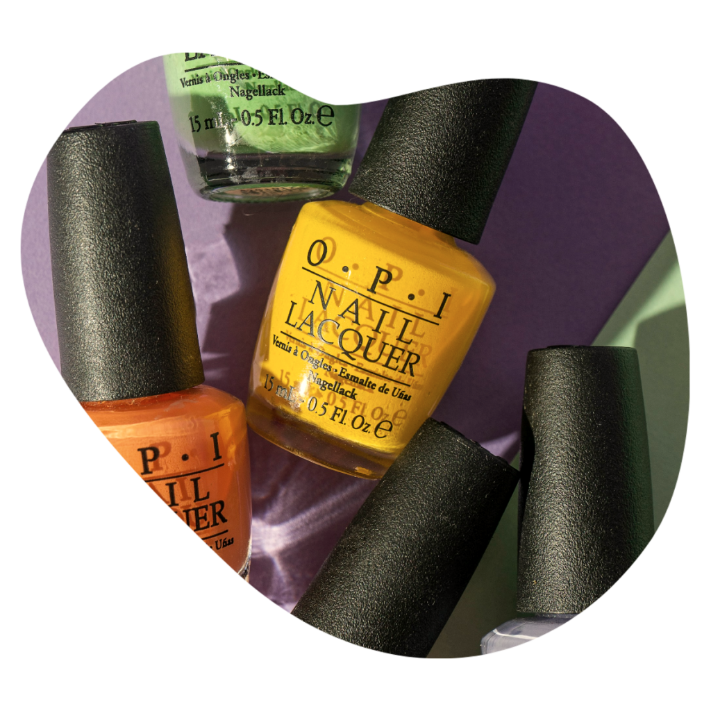 O.P.I Nail Lacquer Flaschen aus dem Sortiment der Beautylounge in Basel.